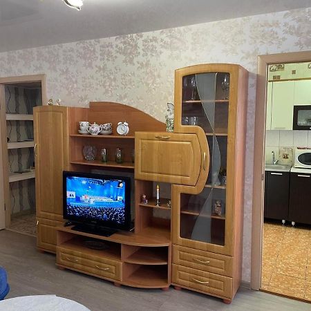 Apartment On Kommunisticheskaya, 14 Polatsk Bagian luar foto
